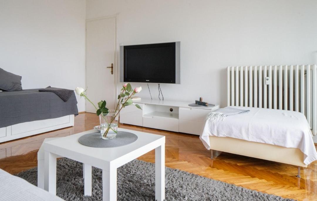 Relax Central Apartment Загреб Екстер'єр фото
